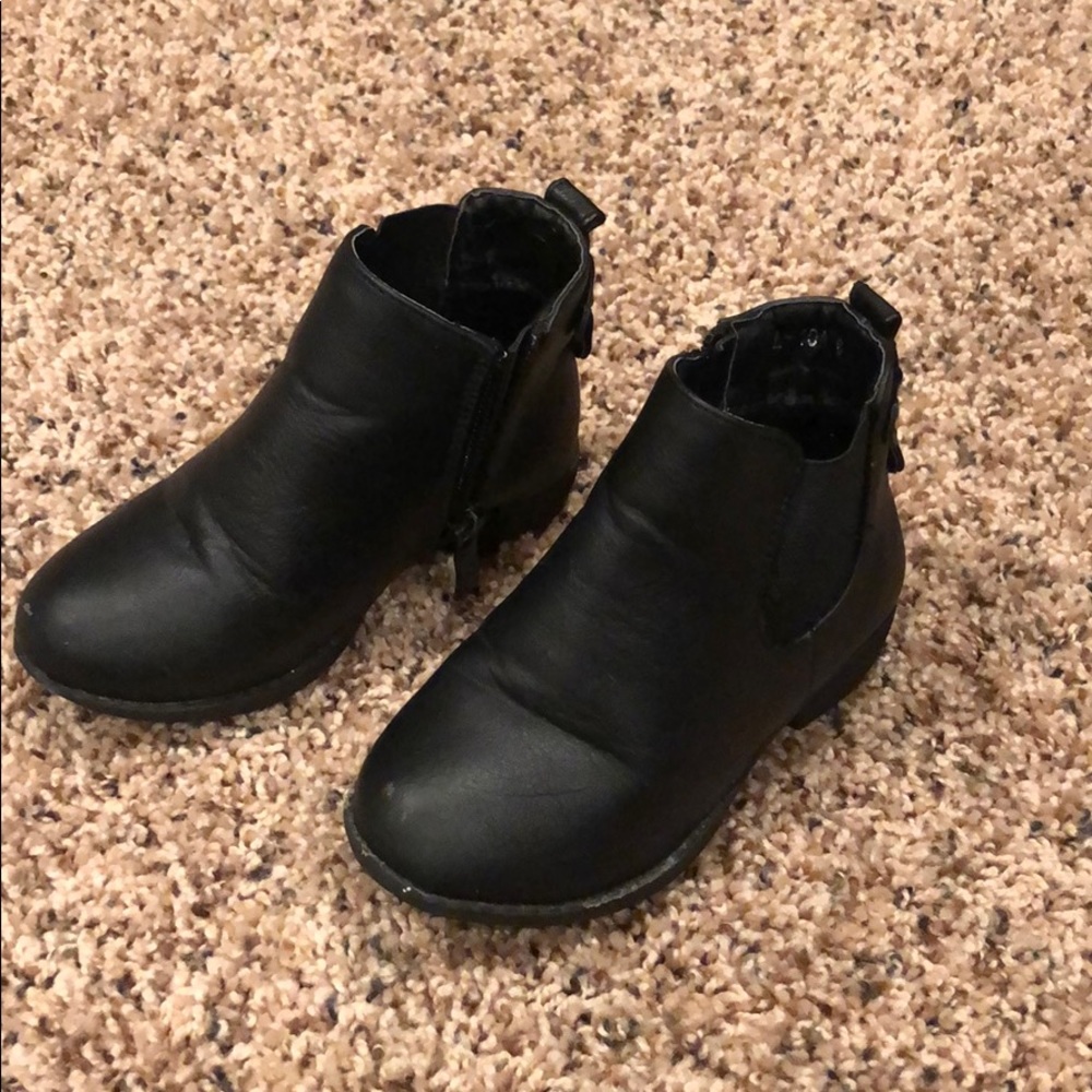 Black booties, size 6